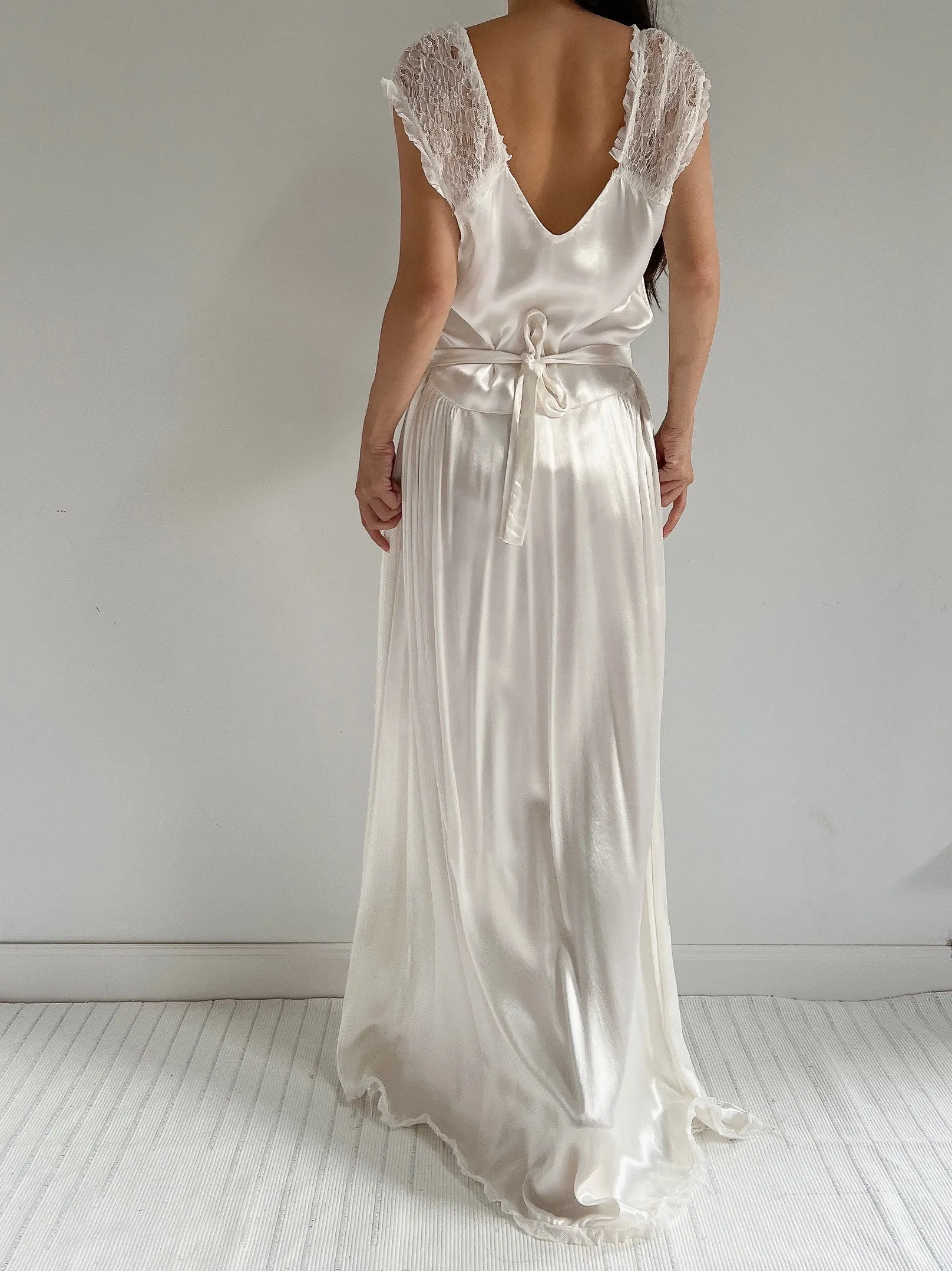 1930s Satin and Lace Dress - M