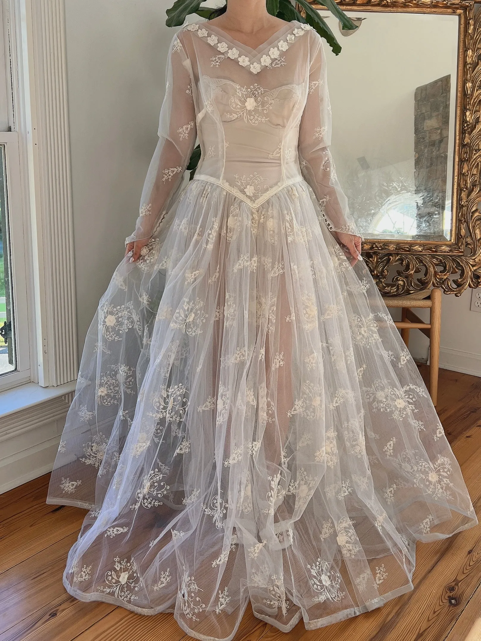 1950s Sheer Embroidered Net Dress - S/M