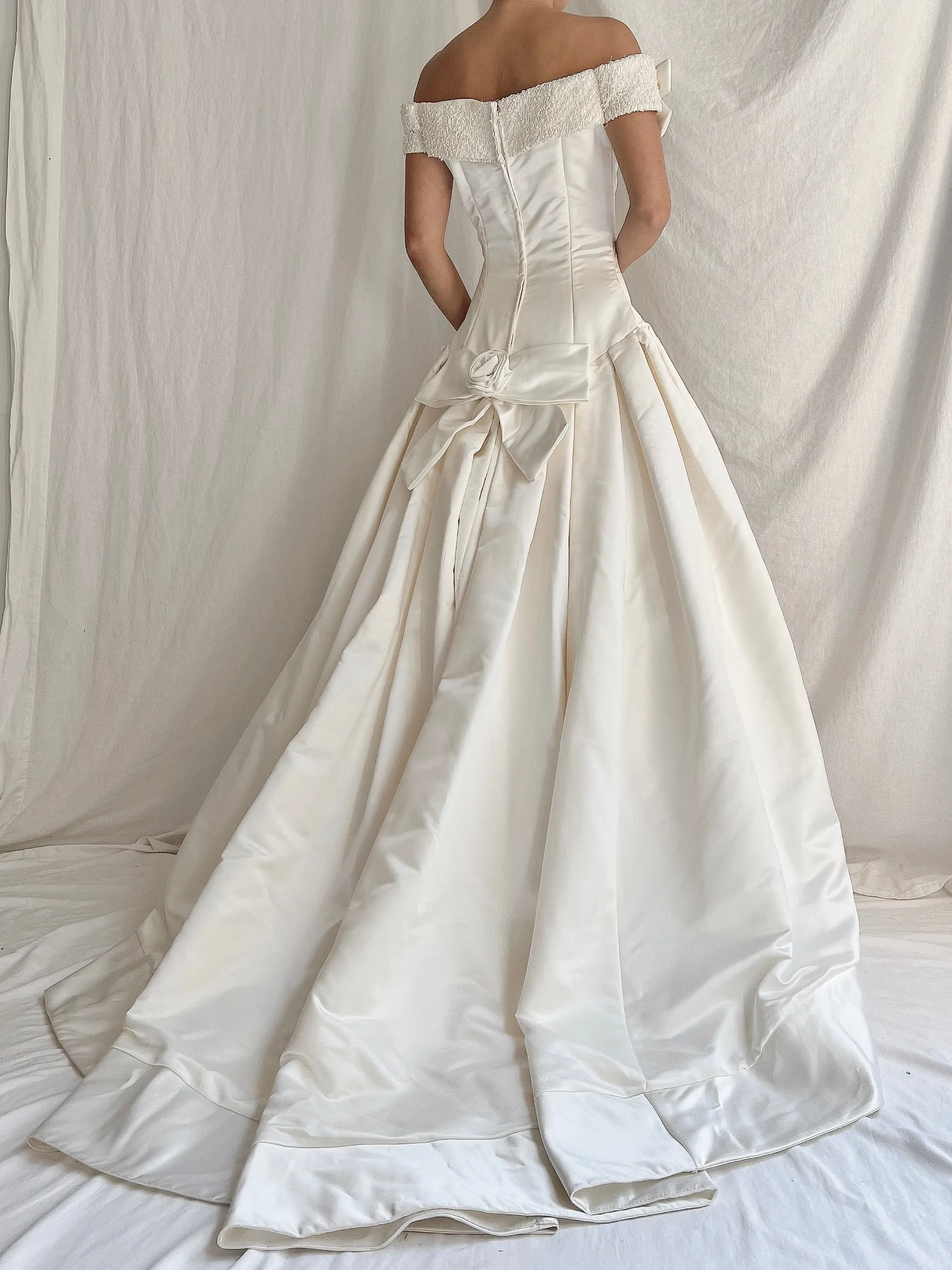2000s Demetrios Satin Off-the-Shoulder Gown - XS/2-4