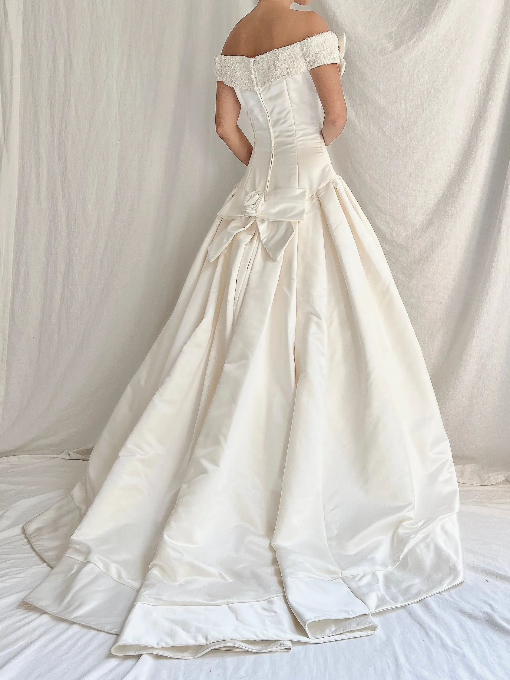 2000s Demetrios Satin Off-the-Shoulder Gown - XS/2-4