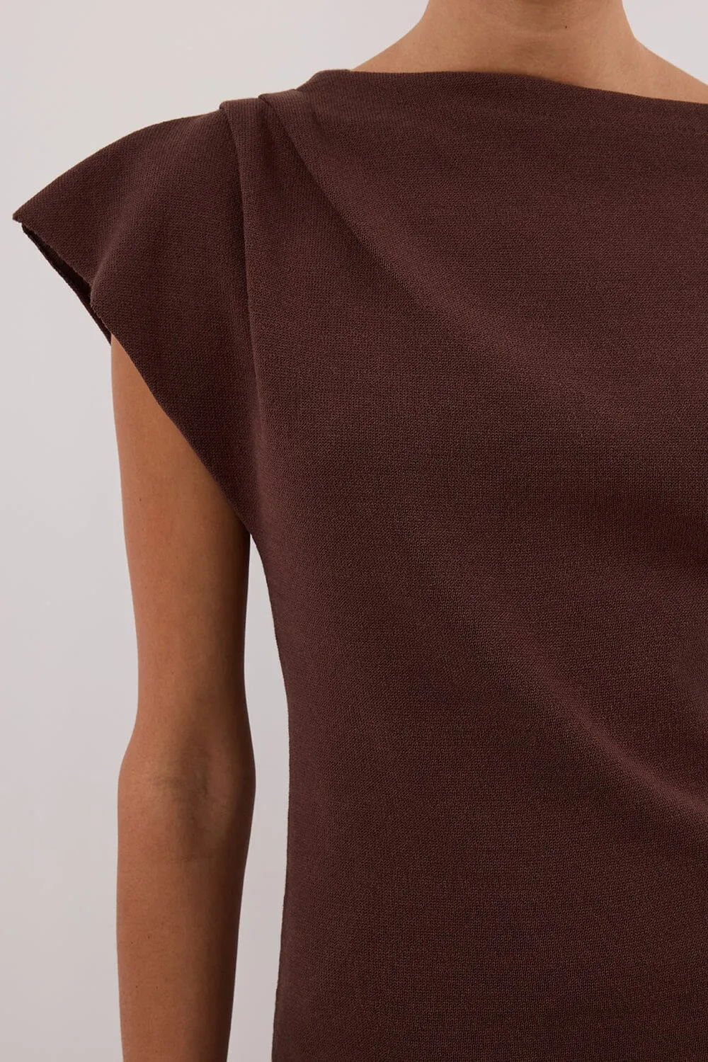 LIA WALNUT SLEEVELESS KNIT TOP