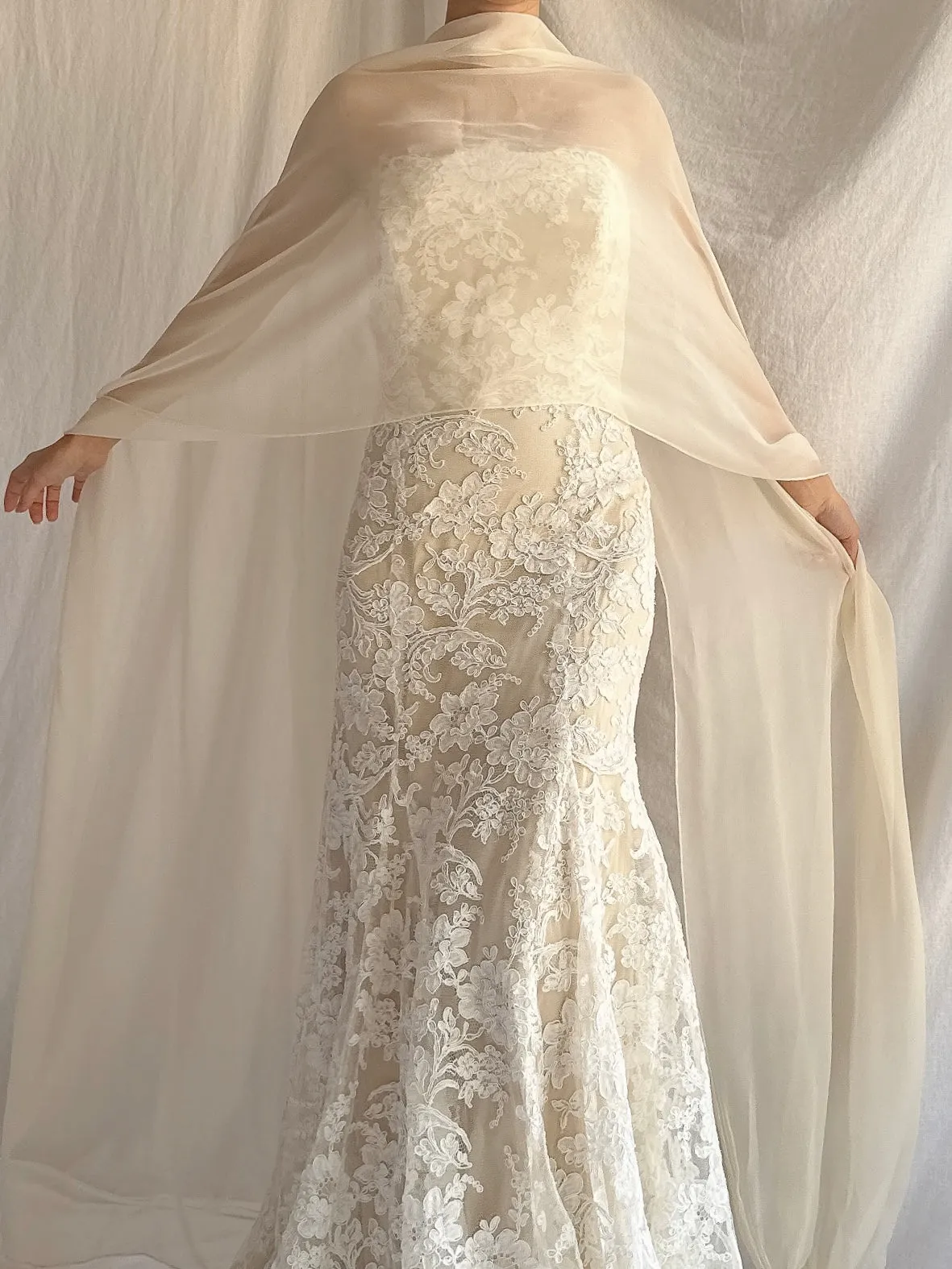 Vintage Monique Llhuilier Lace/Silk Gown - S/6