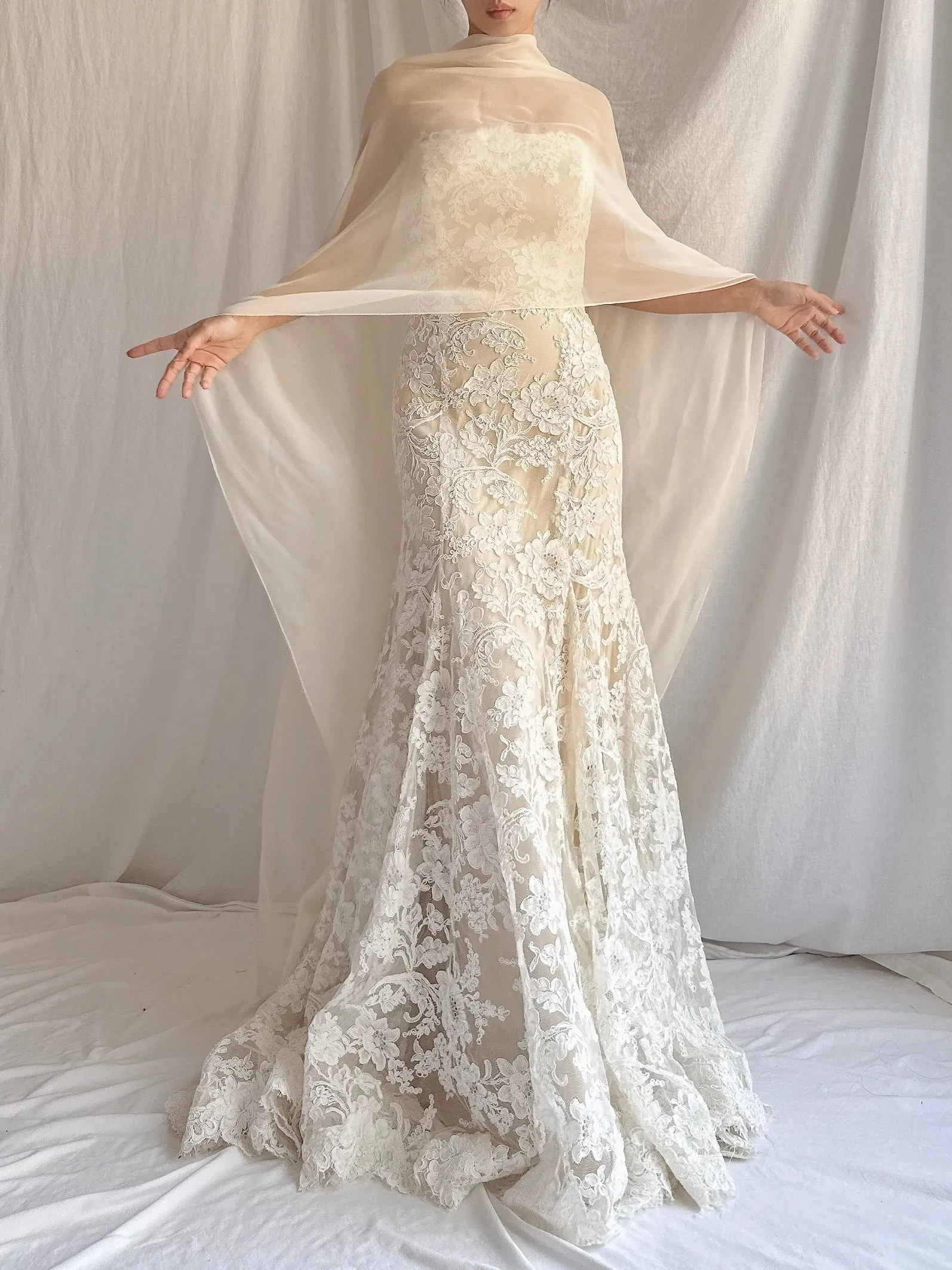 Vintage Monique Llhuilier Lace/Silk Gown - S/6