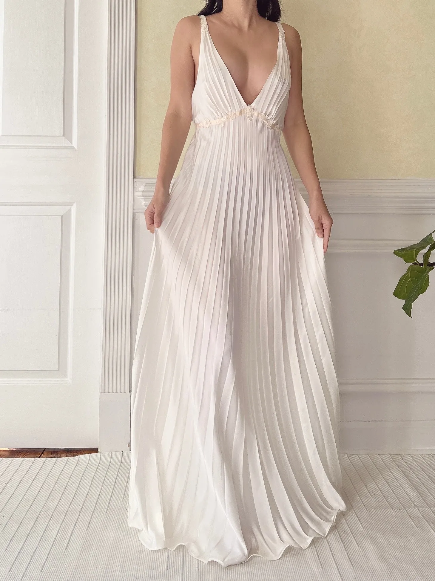 Vintage Pleated Ivory Satin Dress - M