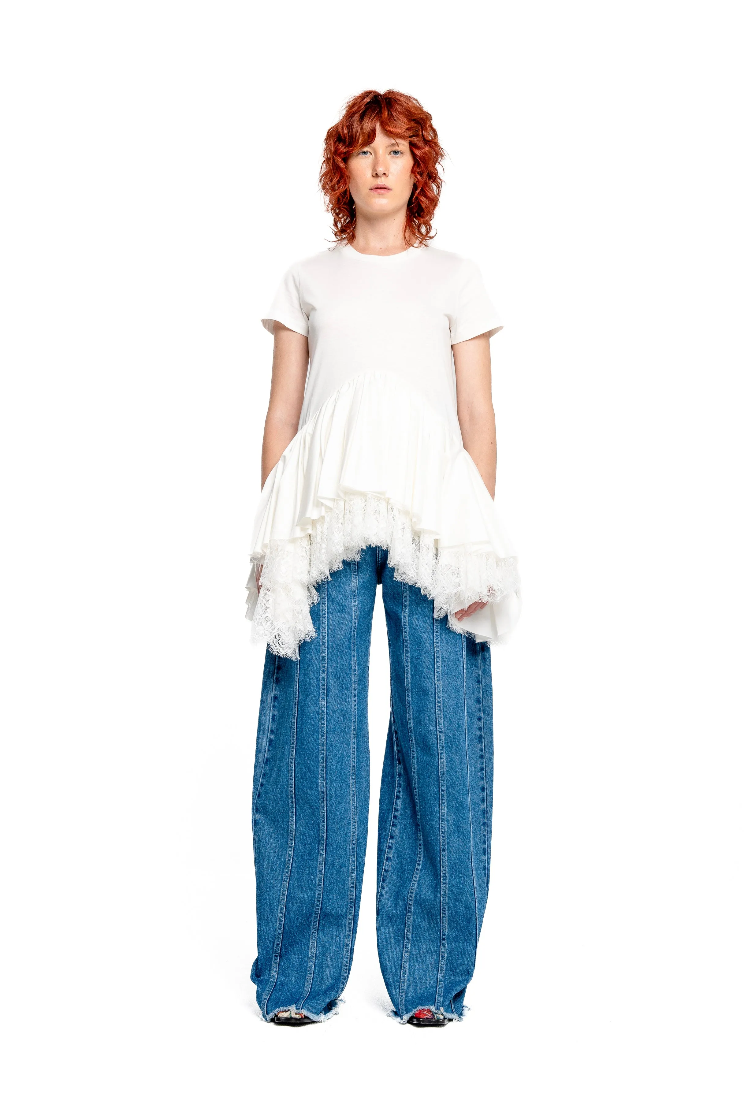 WHITE CAP SLEEVE T-SHIRT WITH FRILL AND LACE HEM