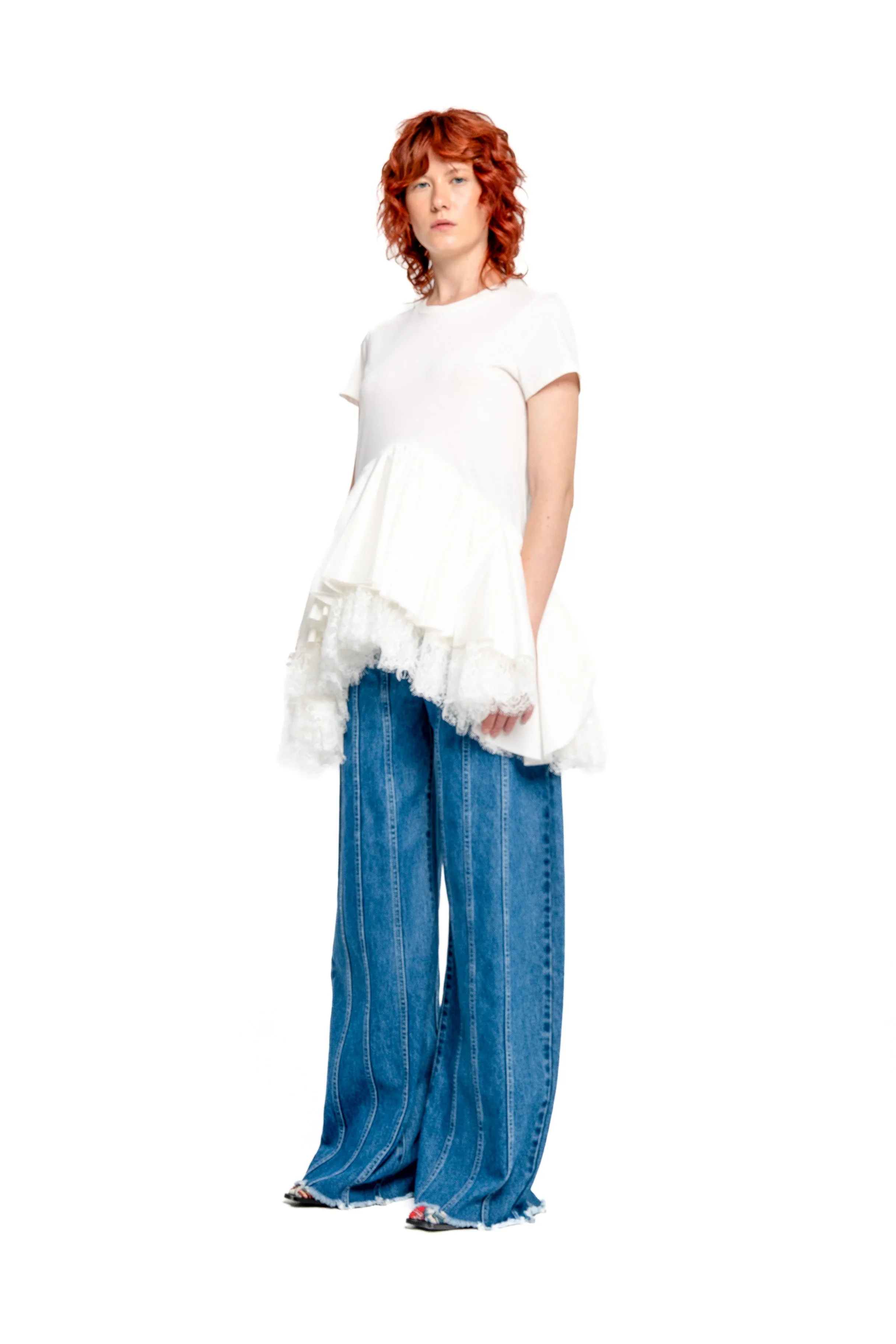 WHITE CAP SLEEVE T-SHIRT WITH FRILL AND LACE HEM
